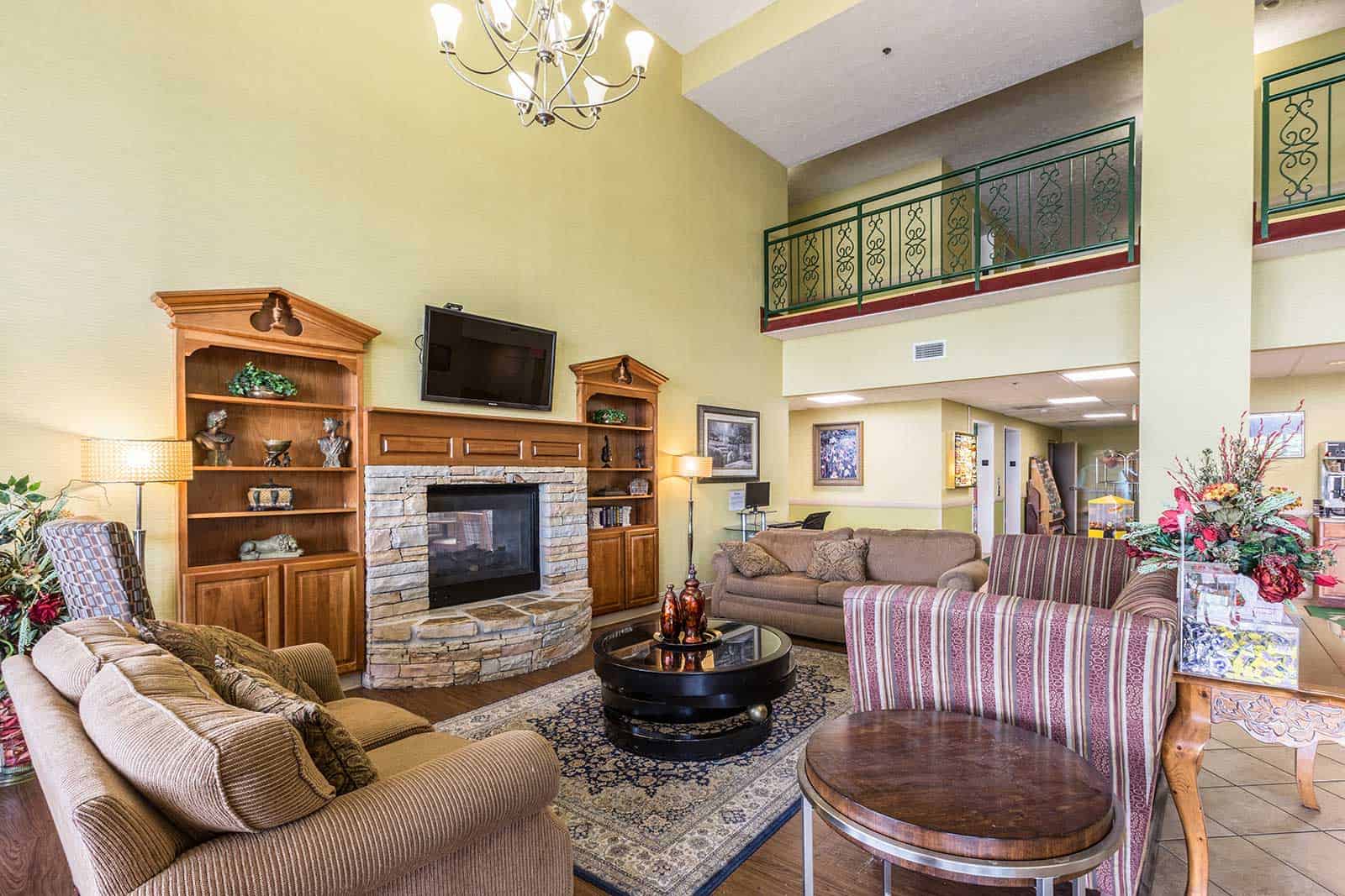 King Suite with Jacuzzi Park Grove Inn In The Heart of Pigeon