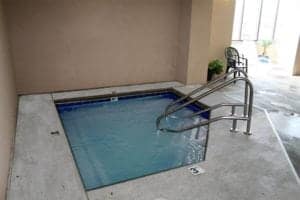 Indoor hot tub Park Grove Inn
